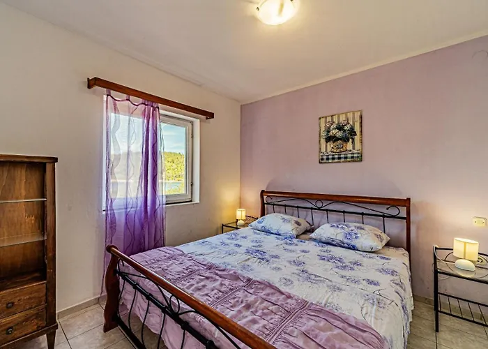 Roza 1 By Guide Apartment *